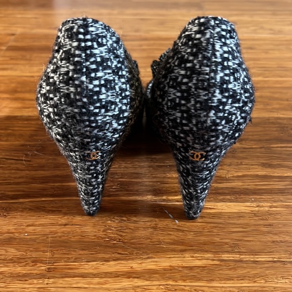 Authentic Chanel Camilla Tweed Pump Heels - Picture 3 of 11
